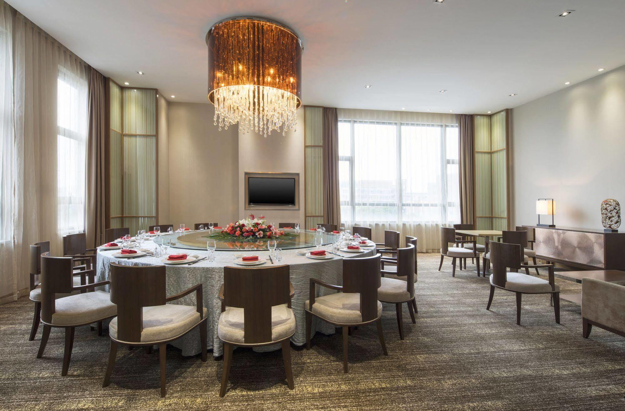 Aloft Yancheng Hotel Йенчън Екстериор снимка